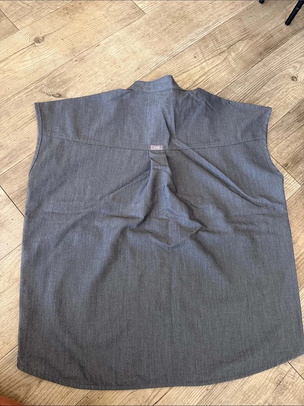 Women men unisex FIGS scrub XS Gray Sleeveless Work Shirt
